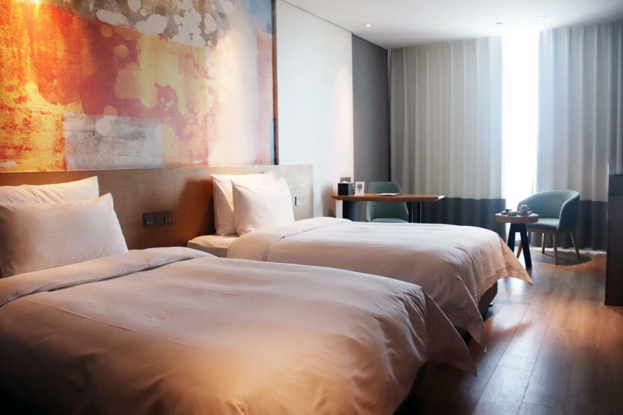 M Hotel Zhengzhou Exterior photo